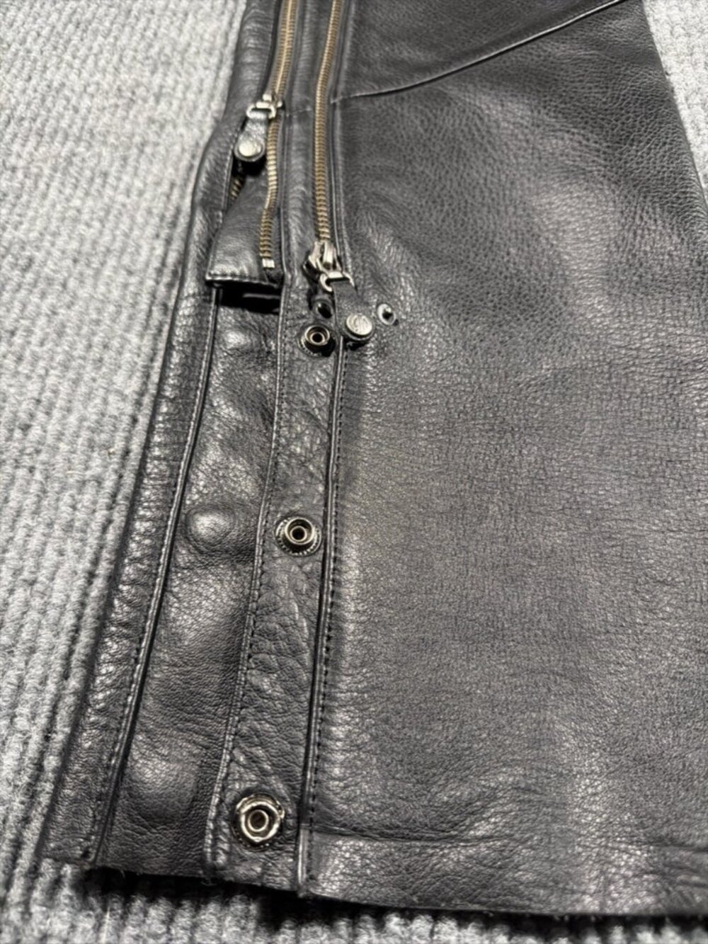 Harley-Davidson Women's Black Leather Motorcycle Chaps Petite XS - Picture 4 of 11